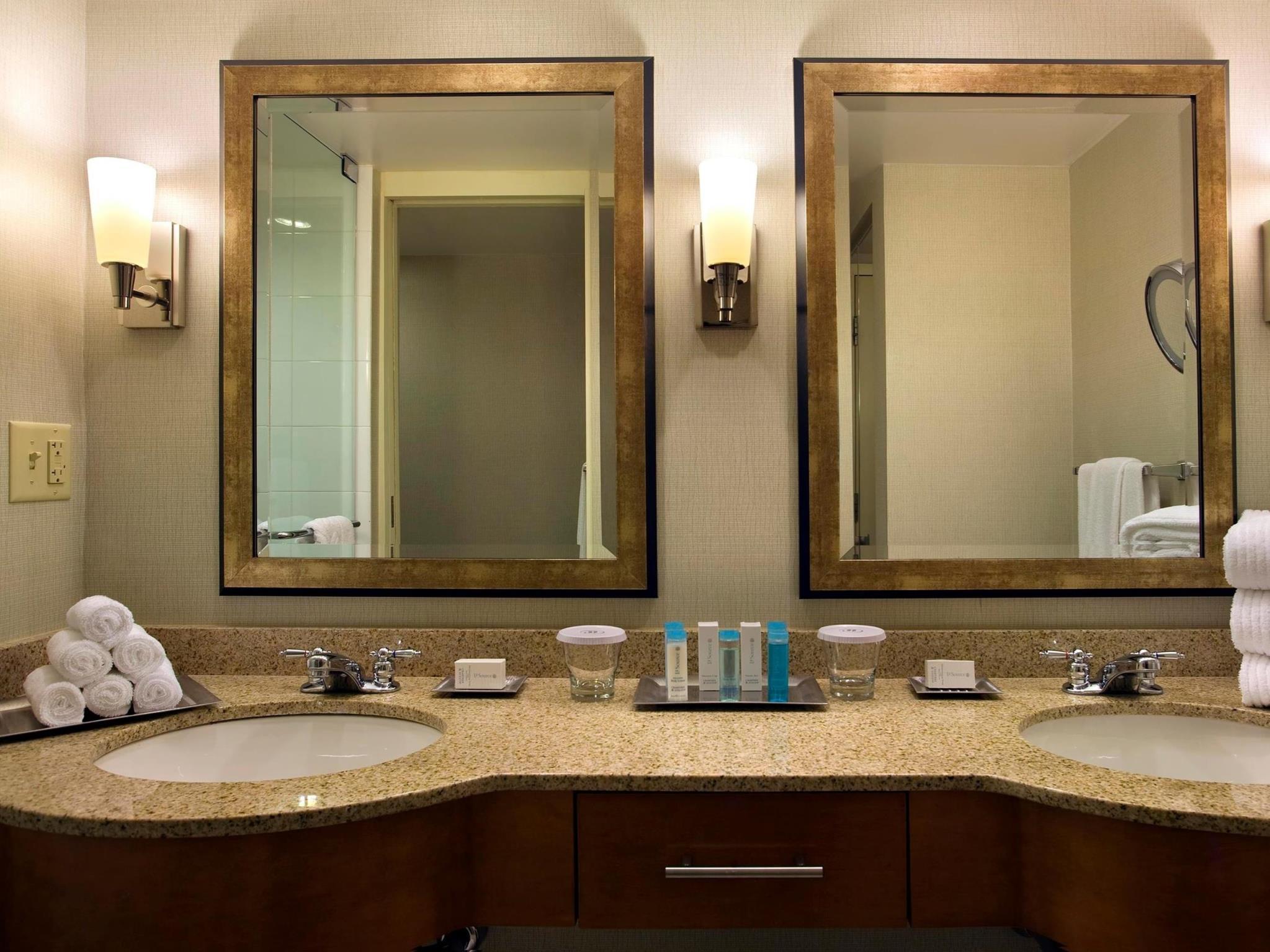 Готель Doubletree By Hilton Hartford Downtown Екстер'єр фото