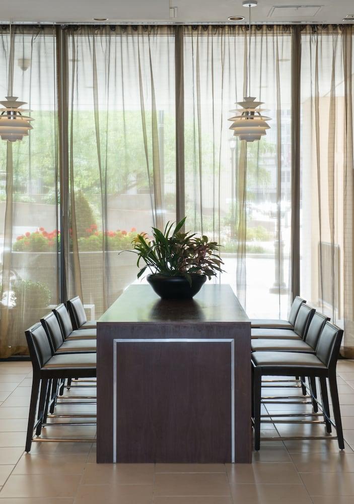 Готель Doubletree By Hilton Hartford Downtown Екстер'єр фото